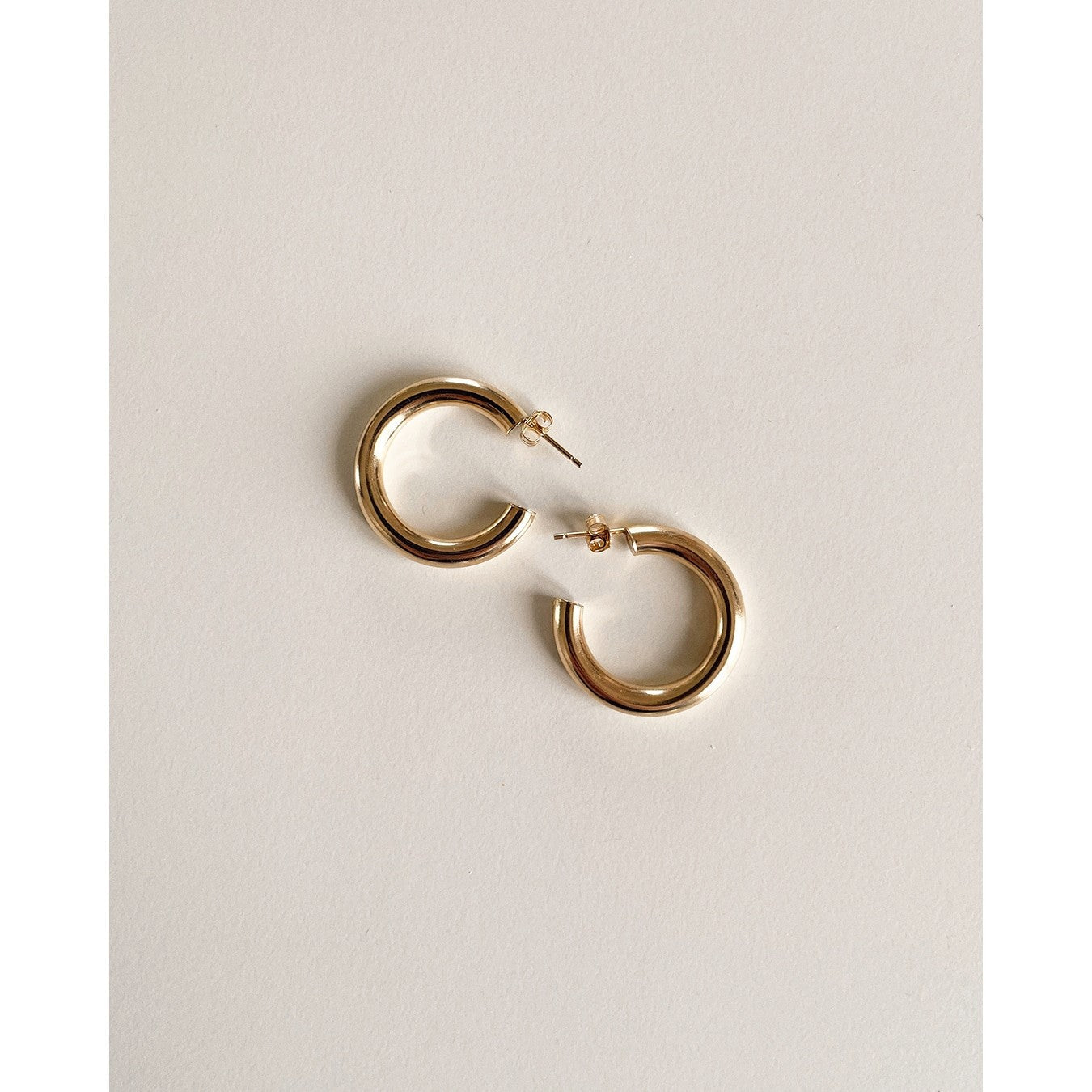 Are Hoop Earrings In Style? - Alexis Jae Jewelry